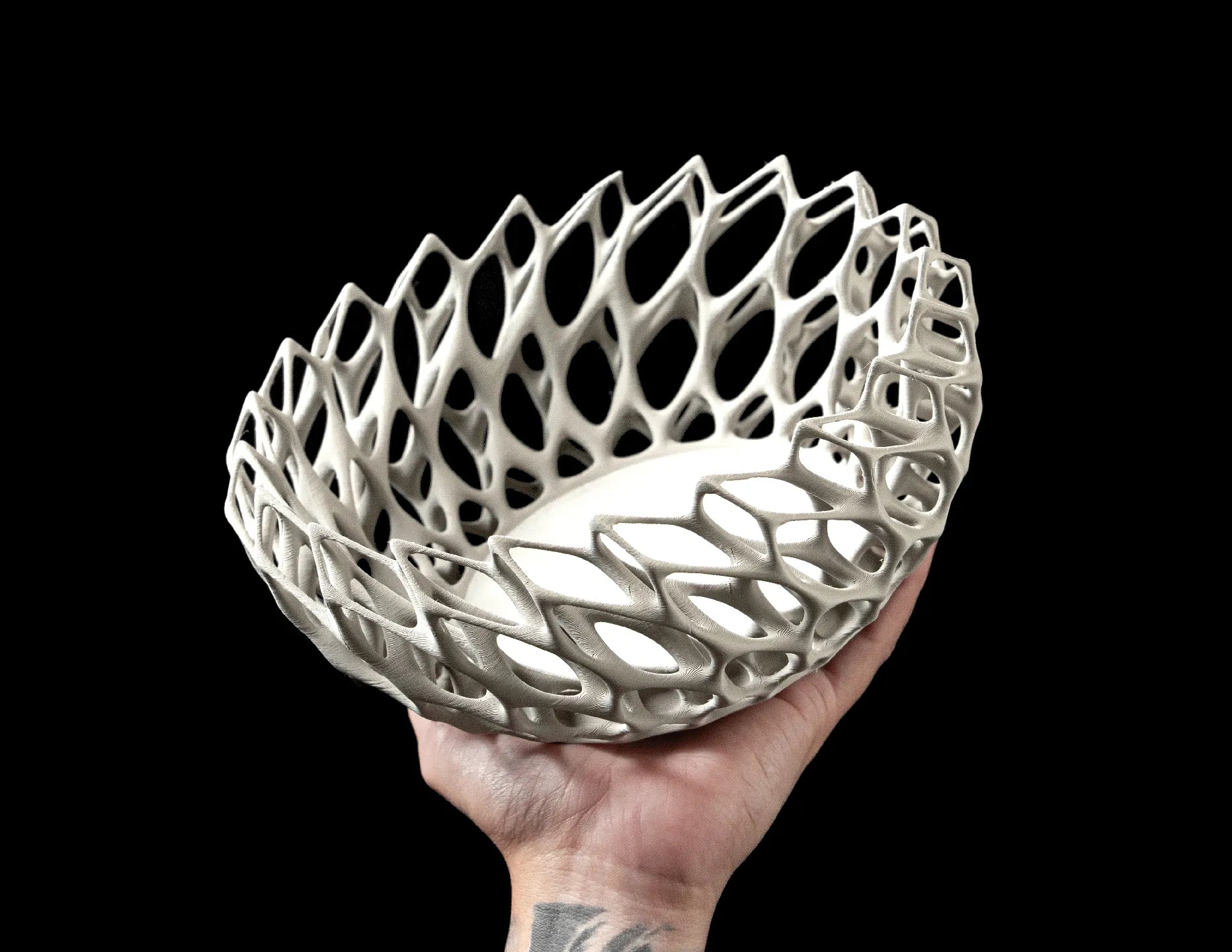 LatticeFlow Bowl – Elegance in Motion