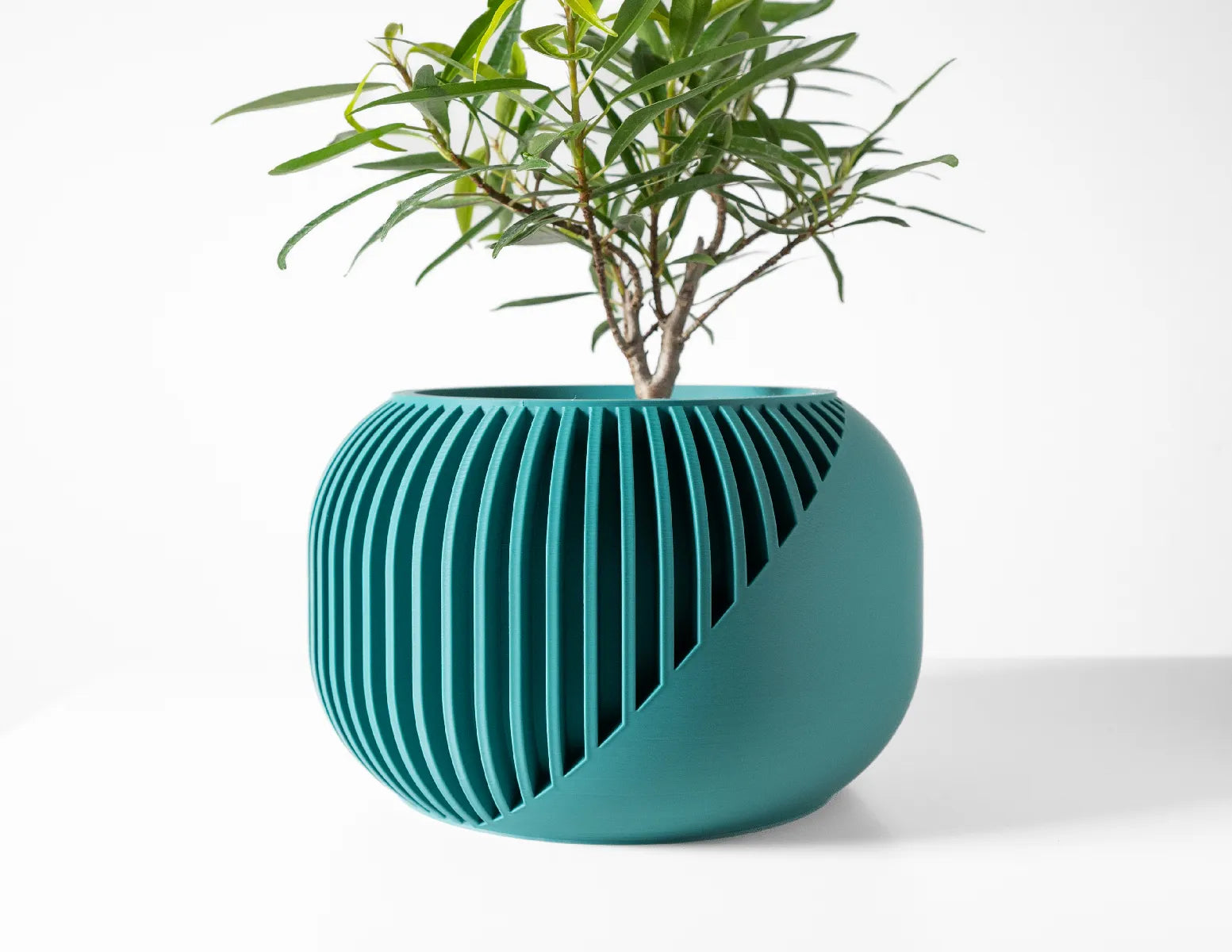 SliceWave 3D-Printed Planter Pot with Drip Tray & Stand