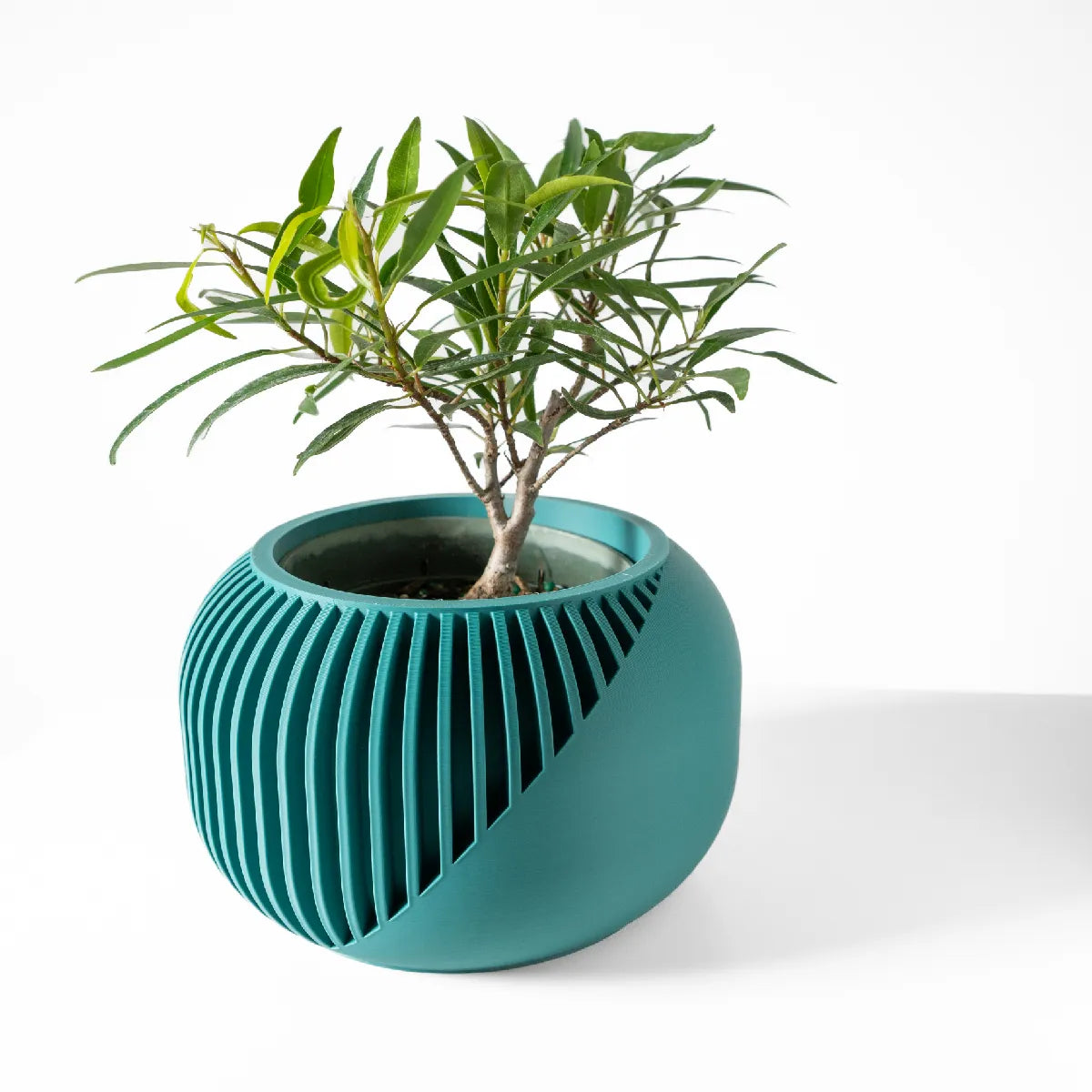 SliceWave 3D-Printed Planter Pot with Drip Tray & Stand